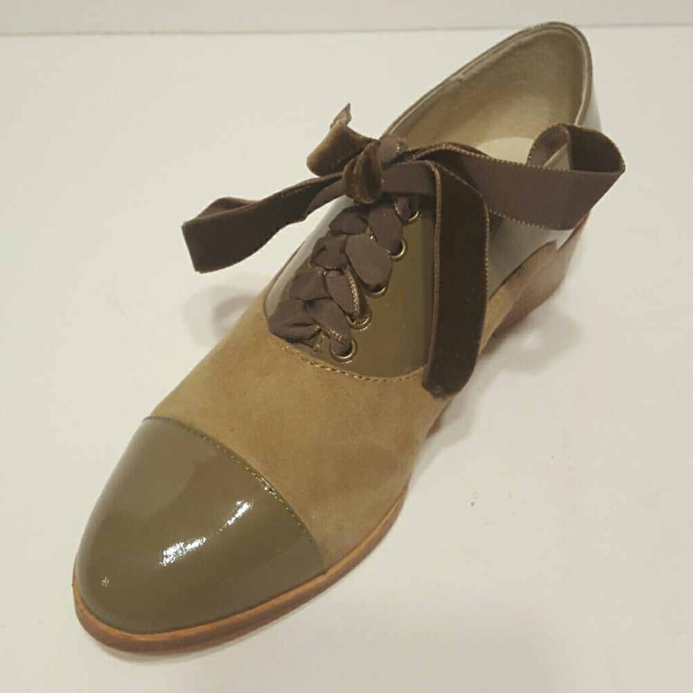 Plomo Roberta Taupe patent leather & suede Last 1